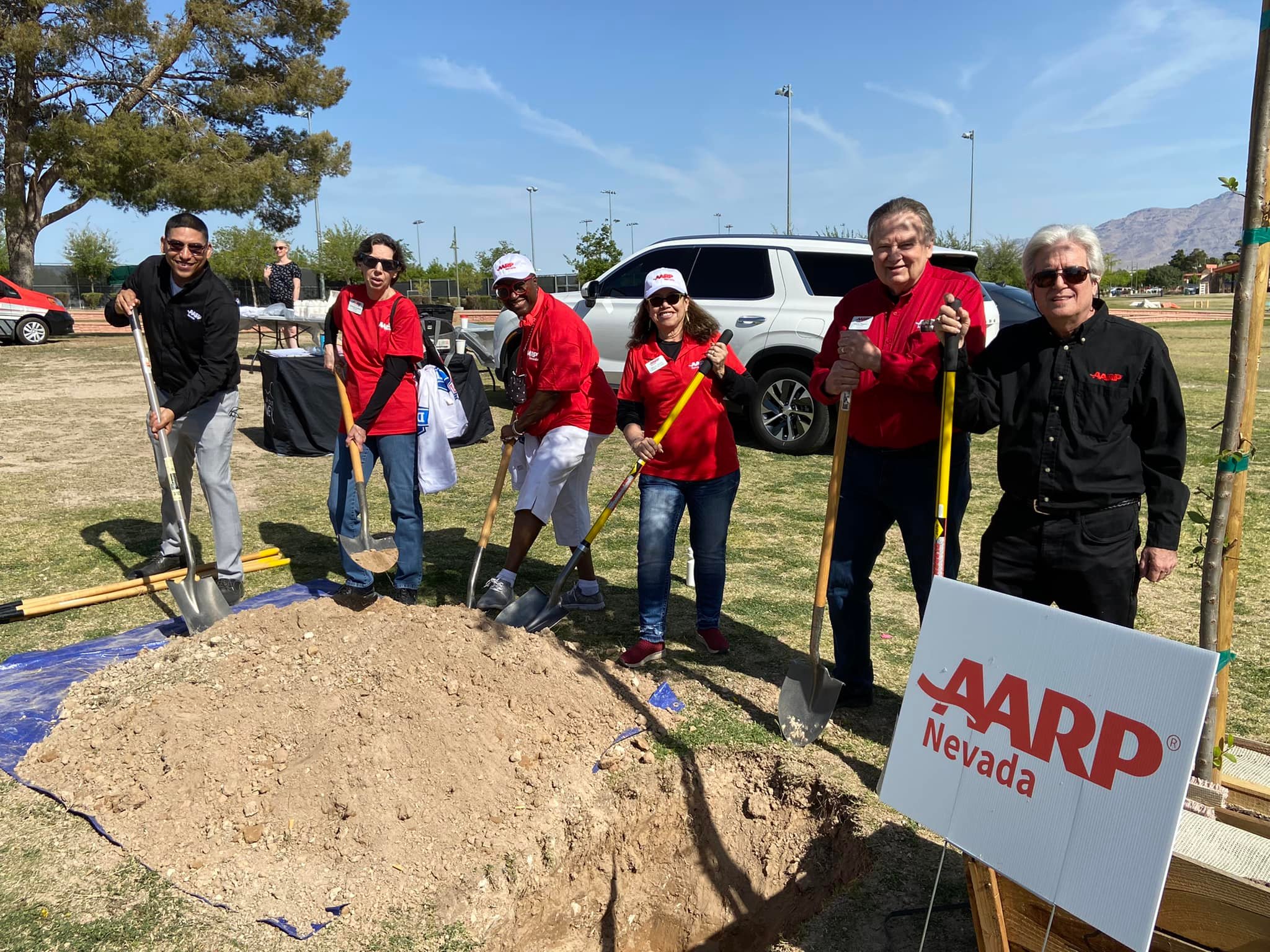 tree planting.jpg