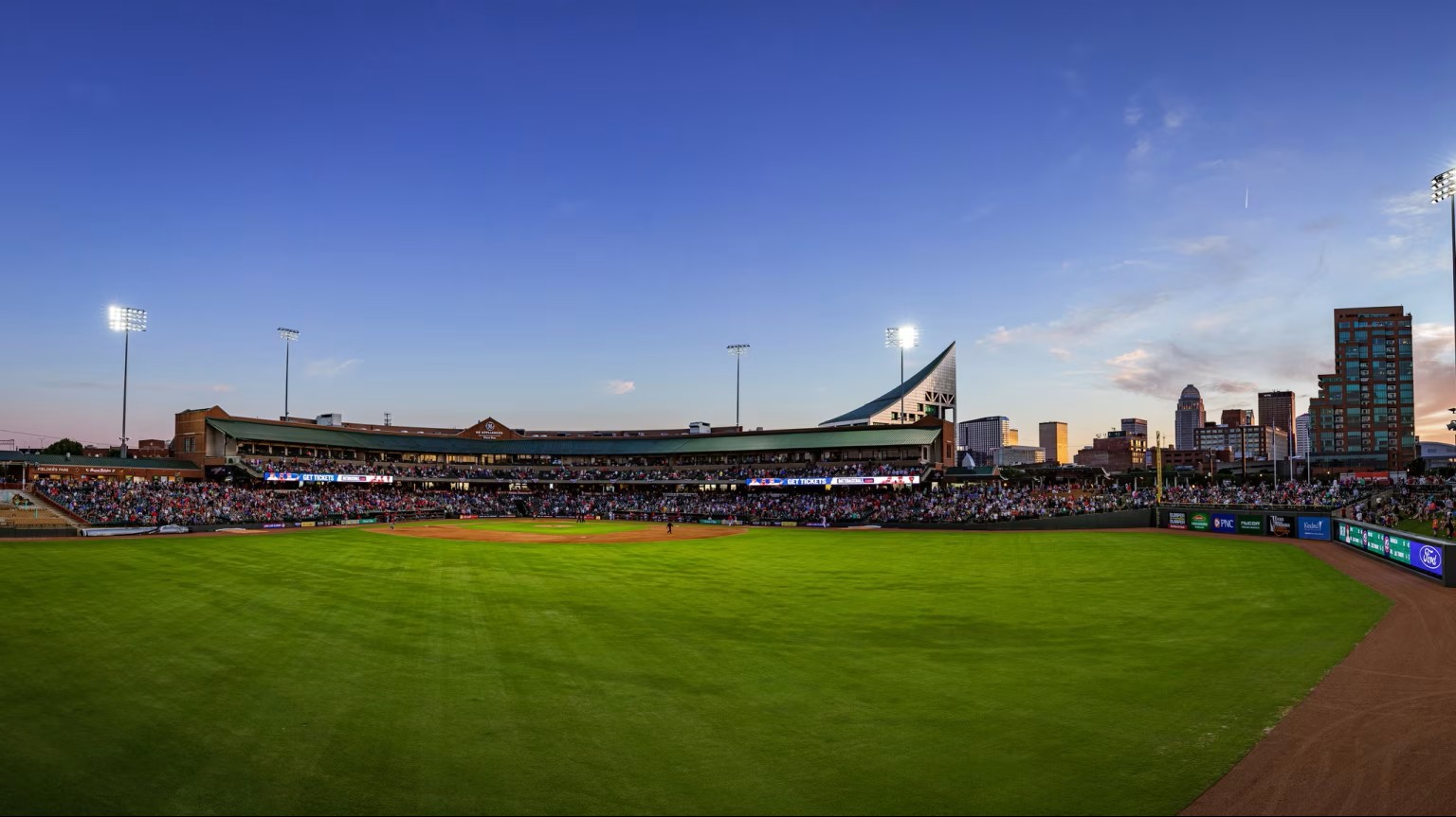Louisville Bats Stadium.jpg