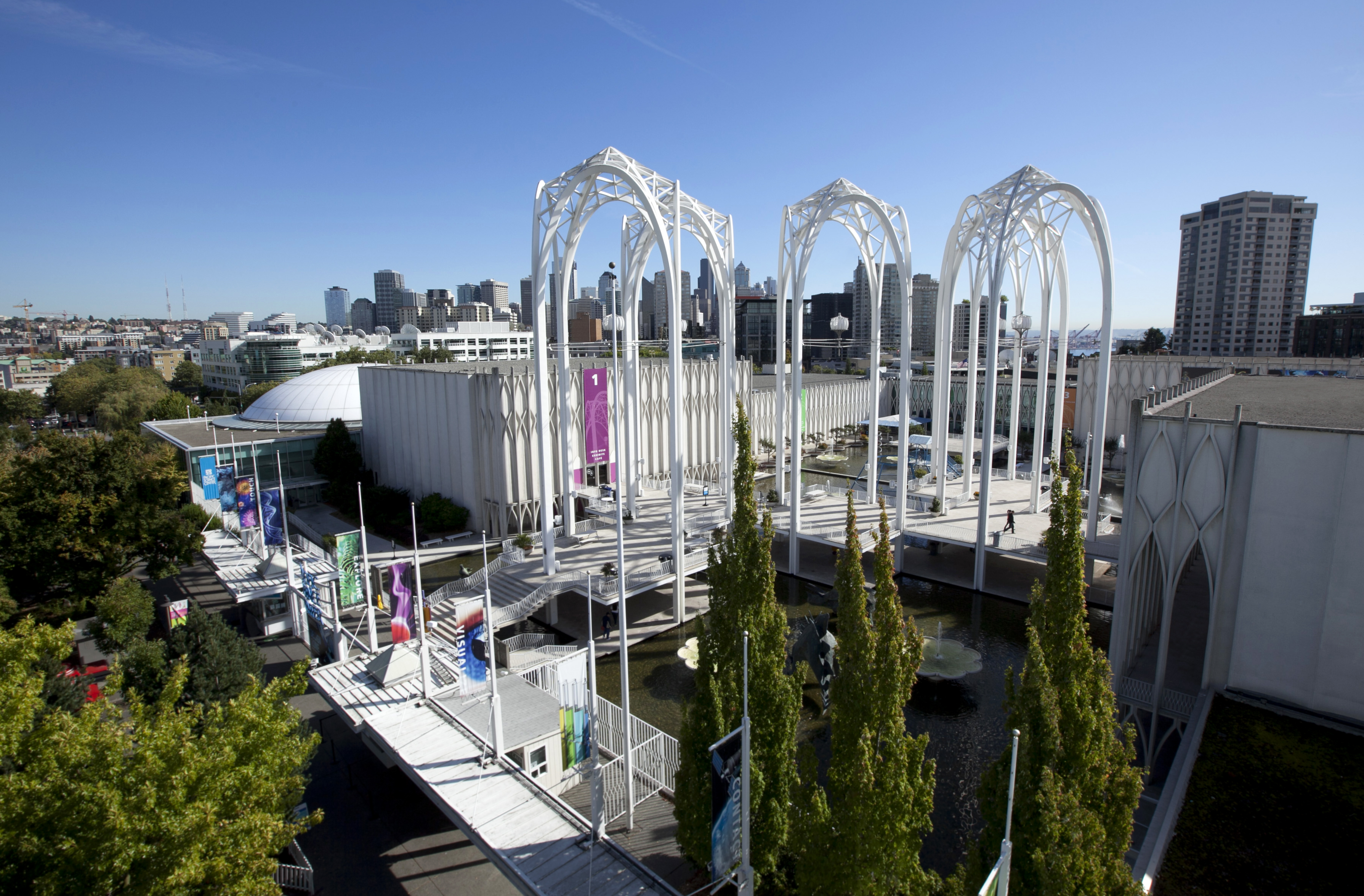 Pacific_Science_Center-monument