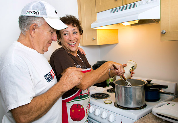 620-Fla-Dec-Hunger-state-news-Hernandez-cooking