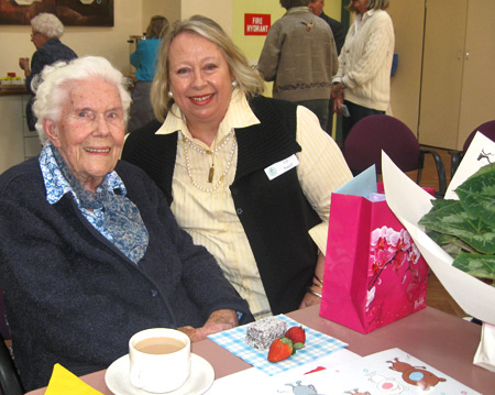 Volunteer for Senior Services of Alexandria's Friendly Visitor Program