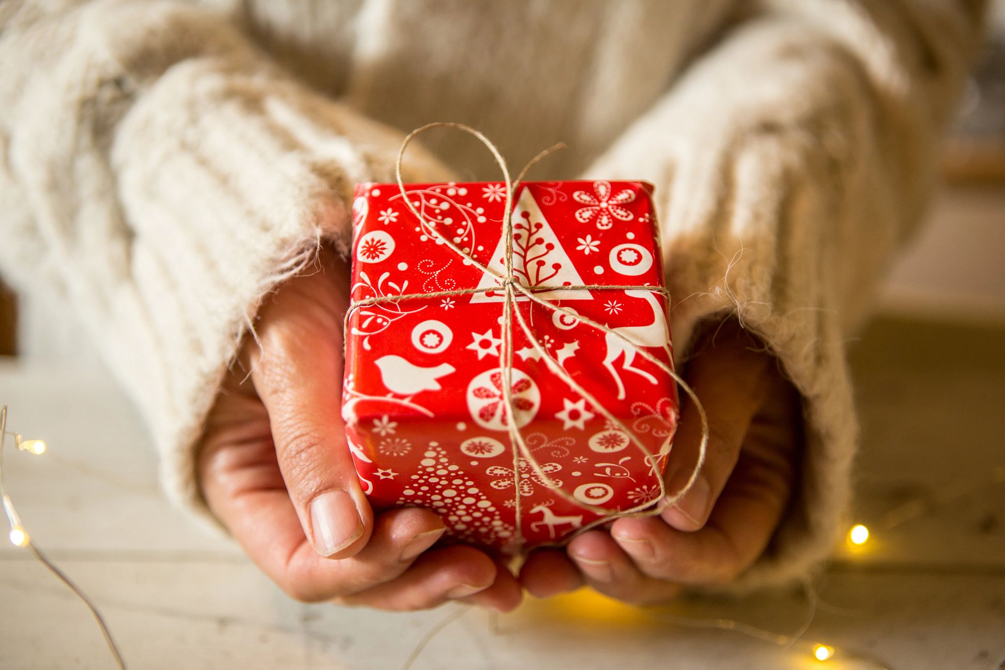 holiday-scam-survey.jpg