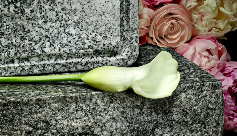 Grave and flowers