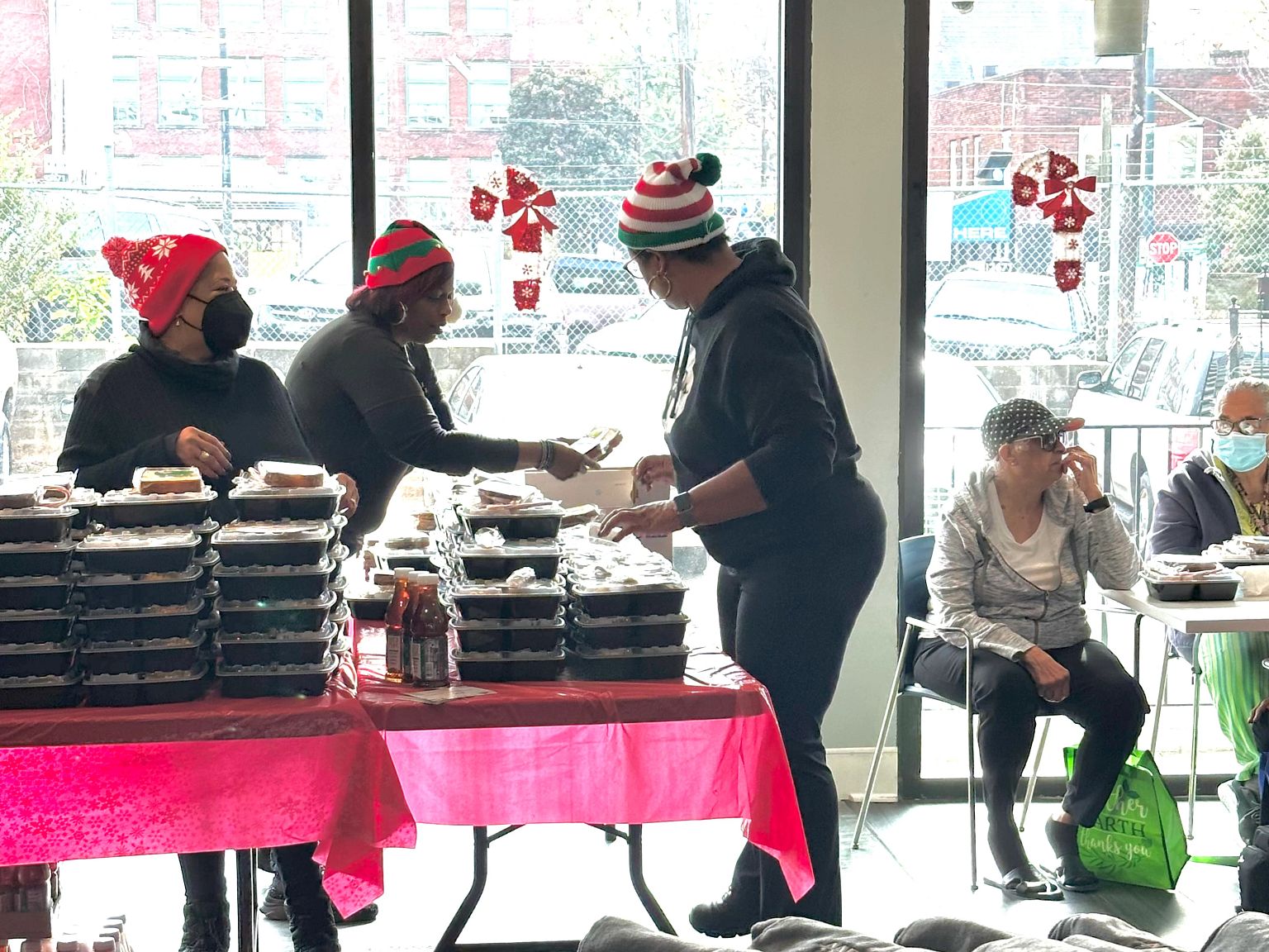 GA_December222023_VolunteersMealDelivery1 (1).jpg