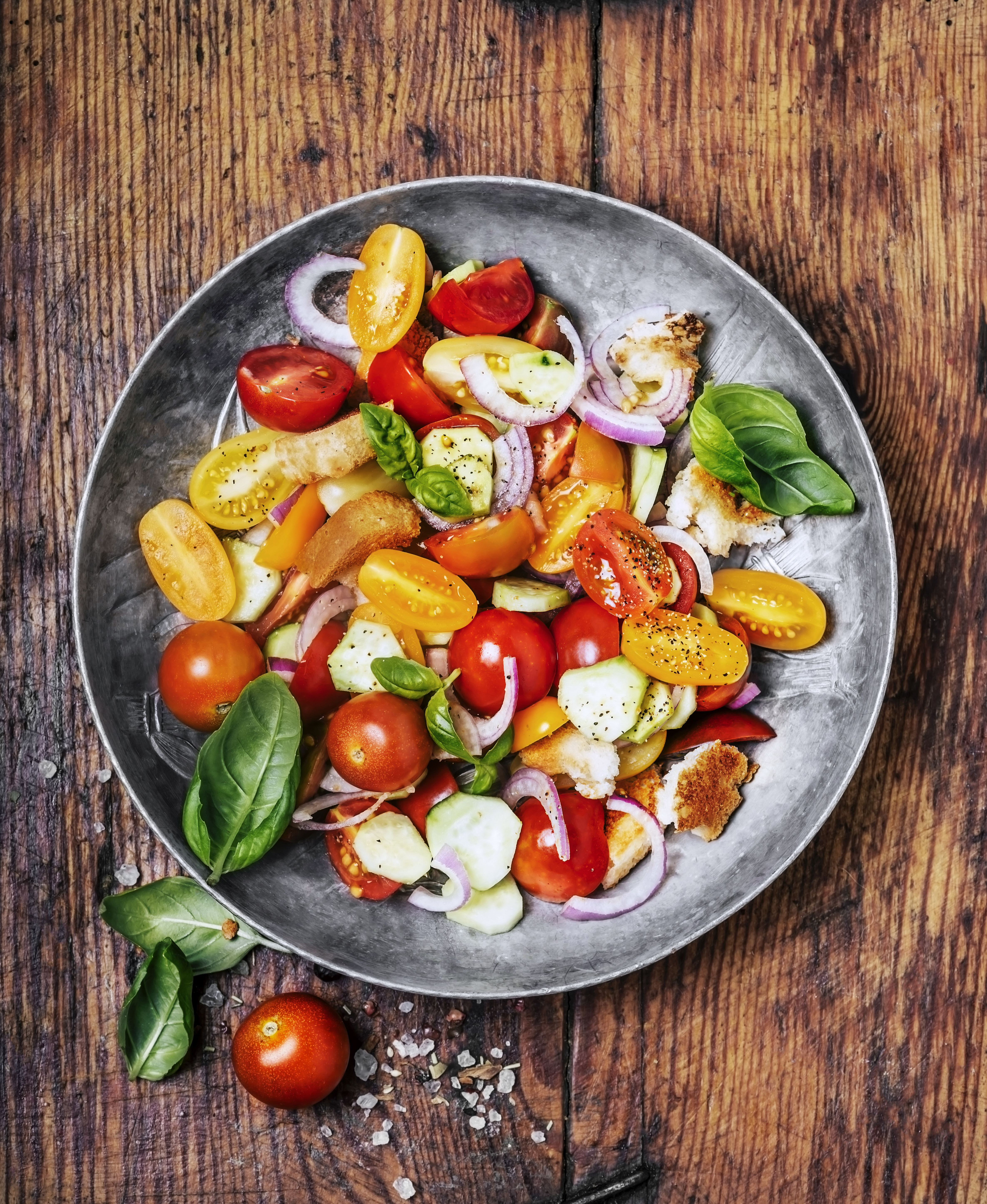 Tomato and bread salad (panzanella)