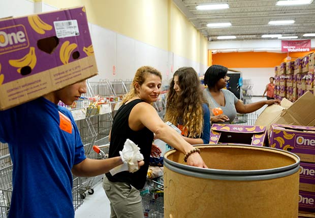 620-food-bank-Norfolk-MattEich-1172