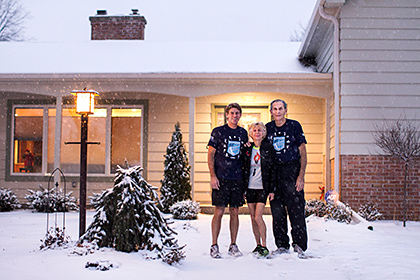 420-wisconsin-snow-family-runners