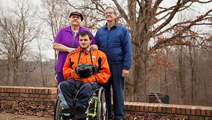 state-news-tn-collins-donate-wheel-chairs