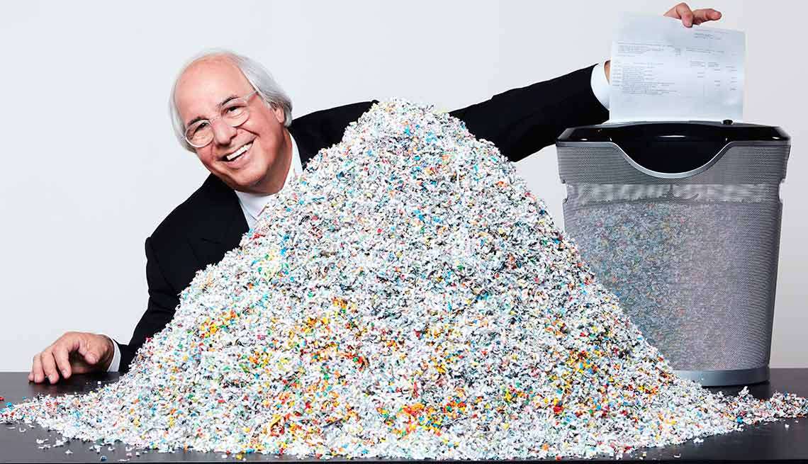 frank-abagnale-with-microcut-shredder-from-aarpla.jpg