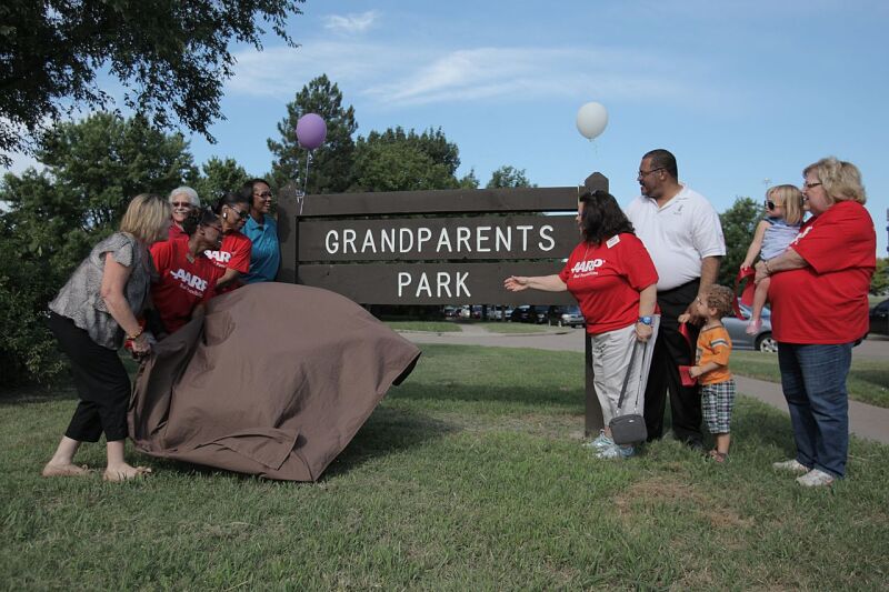 Unveiling sign