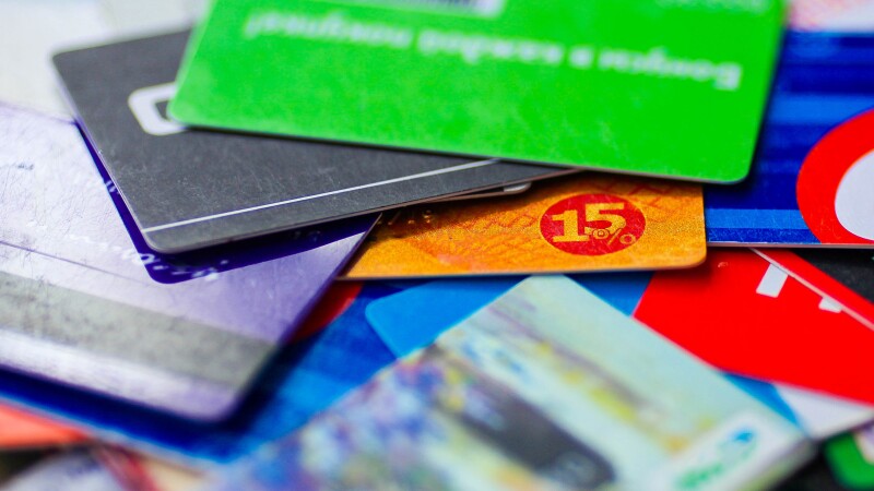 Focus on the card with a 15% discount. Lots of discount discount cards.