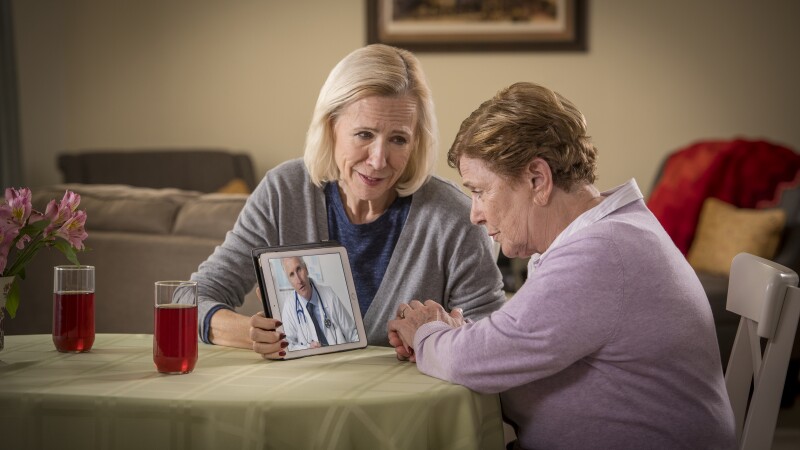 Telehealth_CaucasianMomDaughter1_HorzTight_2018
