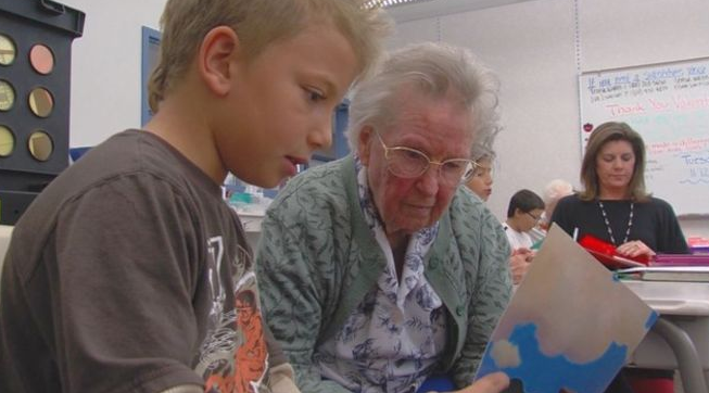 retirees volunteer