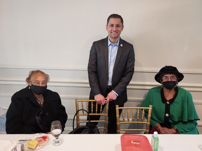 Del Rasoul and volunteers.jpg