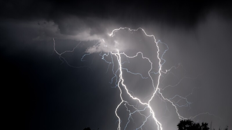 Monochrome Spaghetti Lightning