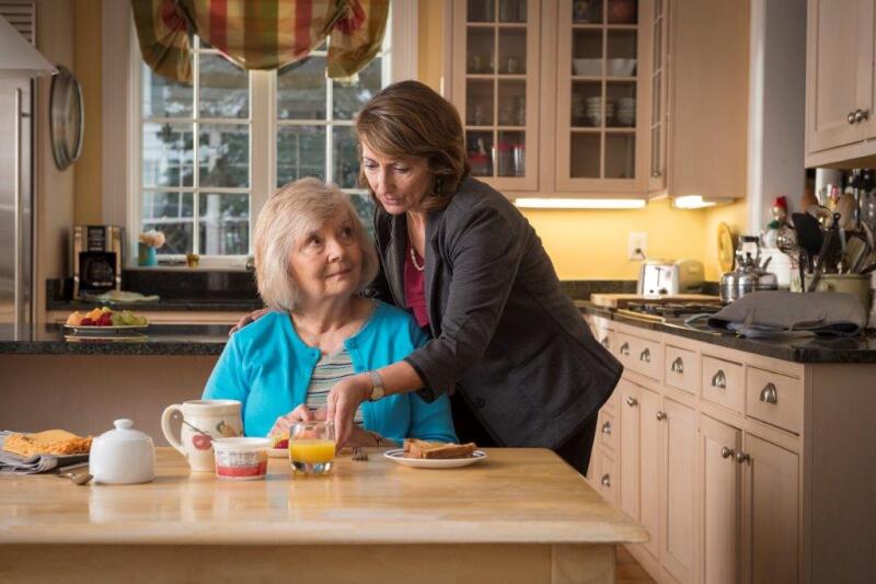 WorkingMotherDaughter_2