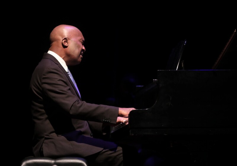 Bobby Floyd-stage.jpg