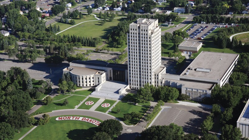 North_Dakota_Capitol-AT