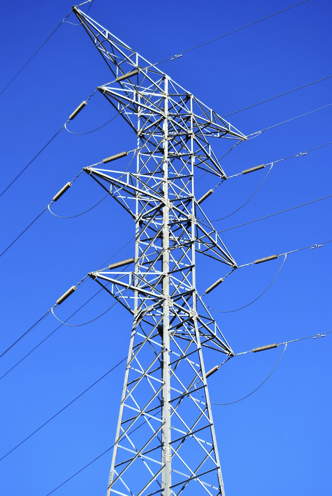 01.13.16 Electric tower iStock_000036348444_Medium